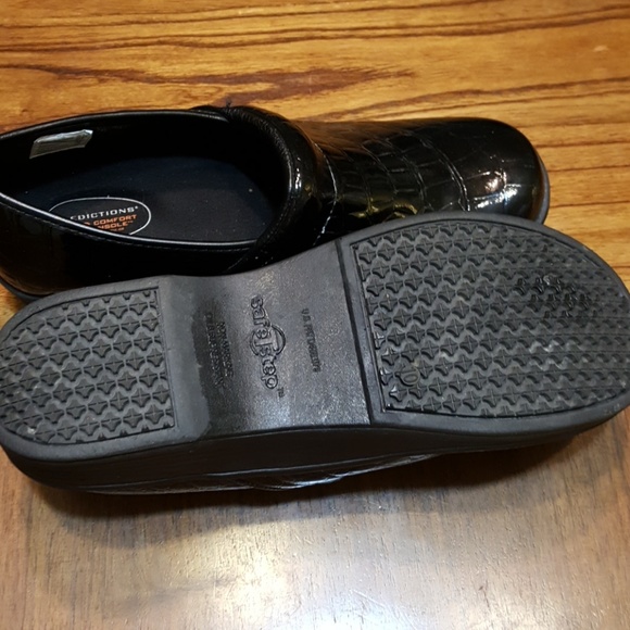 Shoes - Picture 4 of 4